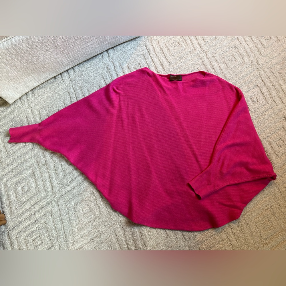 Kerisma “Ryu” sweater in Hot Pink. Size M/L